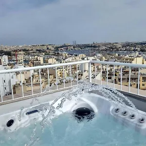 Wonderful With Shared Jacuzzi And Panorama Rooftop , Gzira Malta