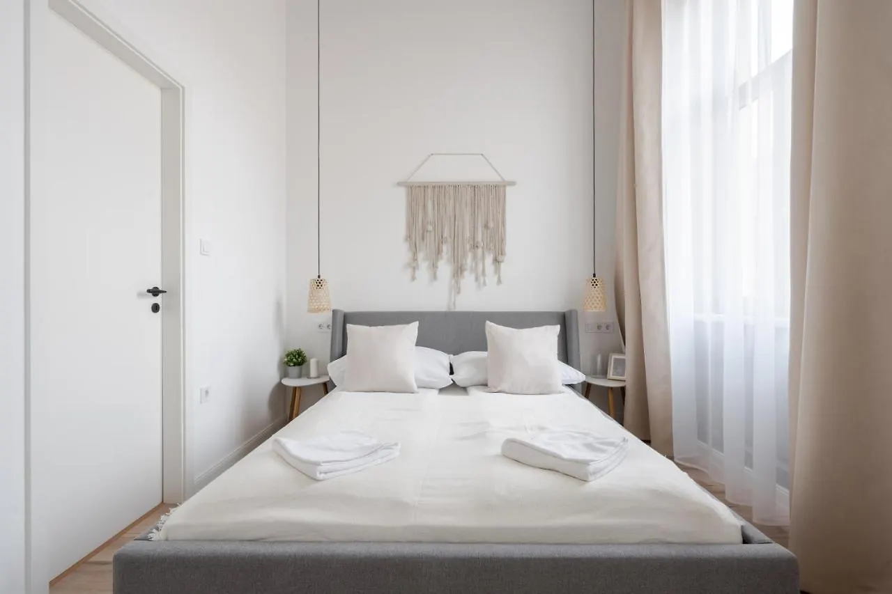 A62 - Akacfa Street Central Residence - Best Location By Bqa Βουδαπέστη 0*,